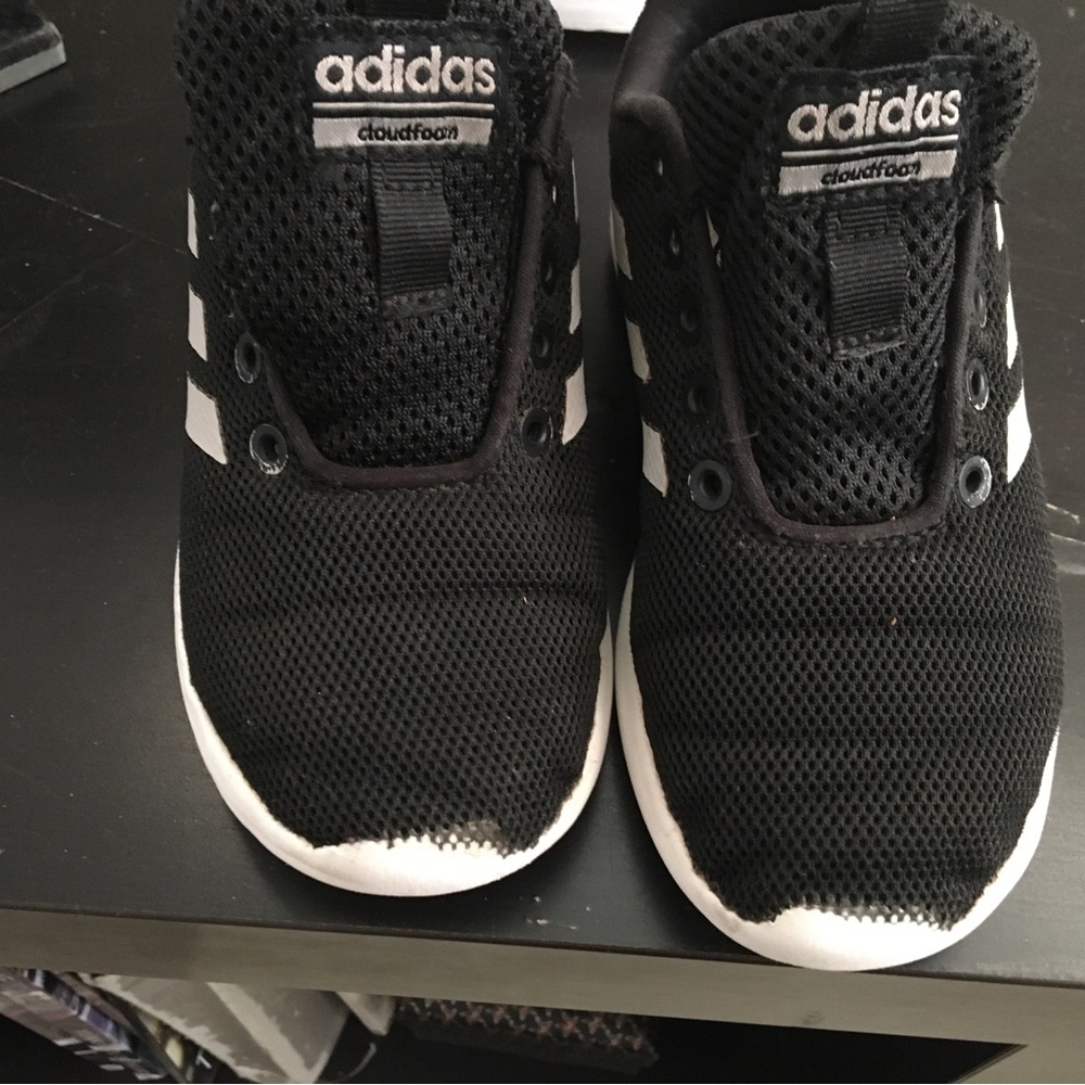 LITTLE BOYS ADIDAS SIZE 13 GOOD CONDITION NO RIPS TEARS OR STAINS